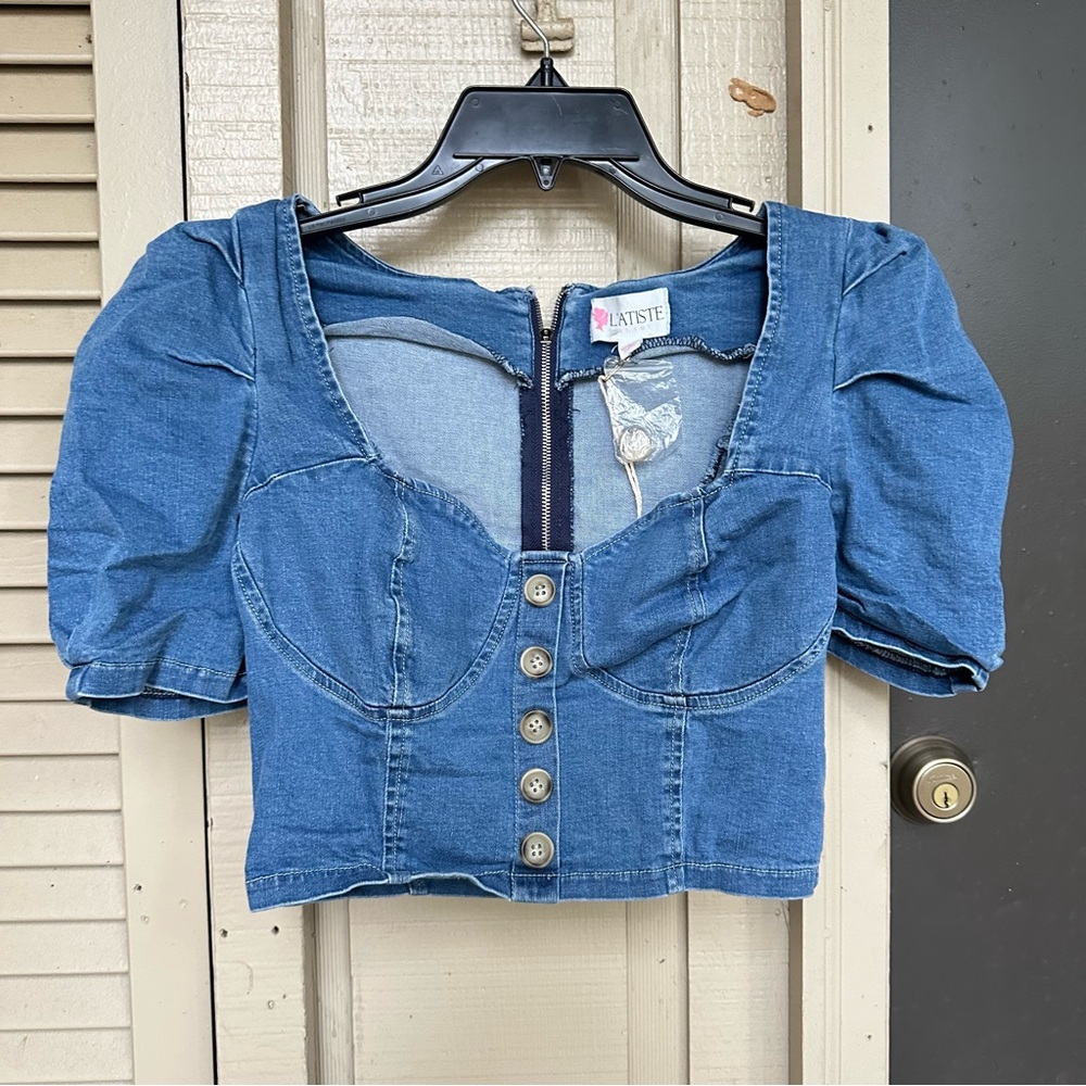 Brand New L’ATISTE Crop Shirt Size Small